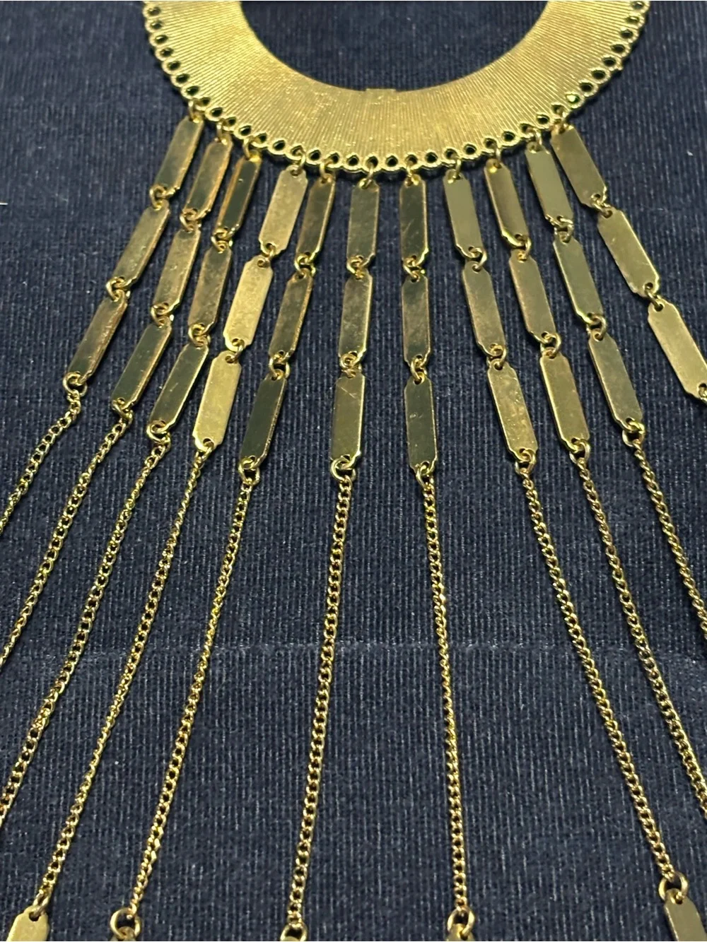 N/A elegant gold